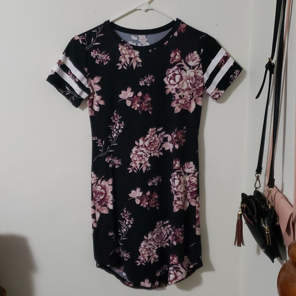 Women's casual black floral short sleeve dress